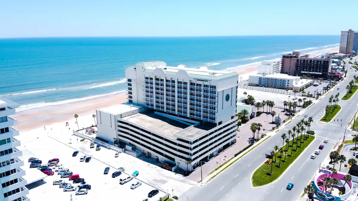 Luxury One Bedroom Condo with private balcony